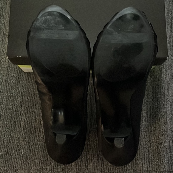 Open toe heels - Picture 2 of 2